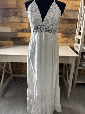 Rue21 White Maxi Dress with Crochet Bodice